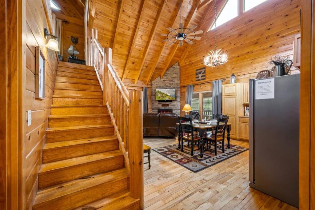 2-Bedroom Cabin With 2 Master Suites, Loft, Half-Bath And Hot Tub In A Serene Resort Setting Sevierville Bagian luar foto
