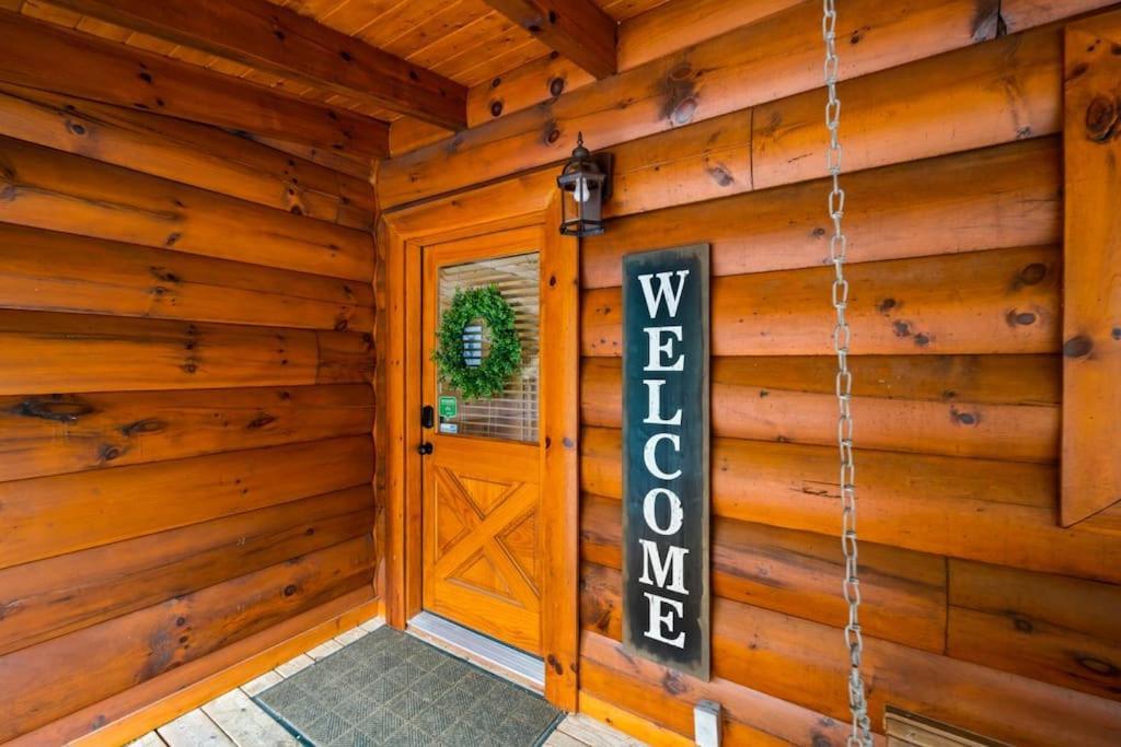 2-Bedroom Cabin With 2 Master Suites, Loft, Half-Bath And Hot Tub In A Serene Resort Setting Sevierville Bagian luar foto