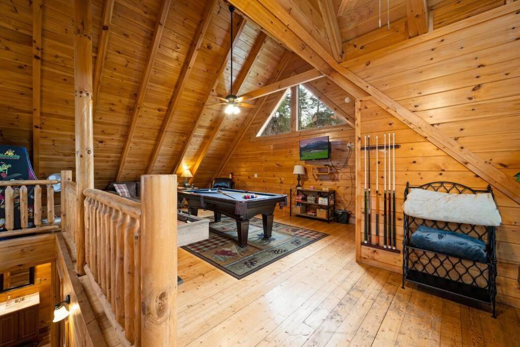 2-Bedroom Cabin With 2 Master Suites, Loft, Half-Bath And Hot Tub In A Serene Resort Setting Sevierville Bagian luar foto