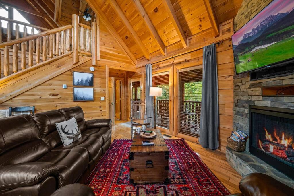 2-Bedroom Cabin With 2 Master Suites, Loft, Half-Bath And Hot Tub In A Serene Resort Setting Sevierville Bagian luar foto