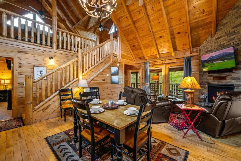 2-Bedroom Cabin With 2 Master Suites, Loft, Half-Bath And Hot Tub In A Serene Resort Setting Sevierville Bagian luar foto